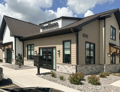 Clay Marketplace Store – Edward Jones